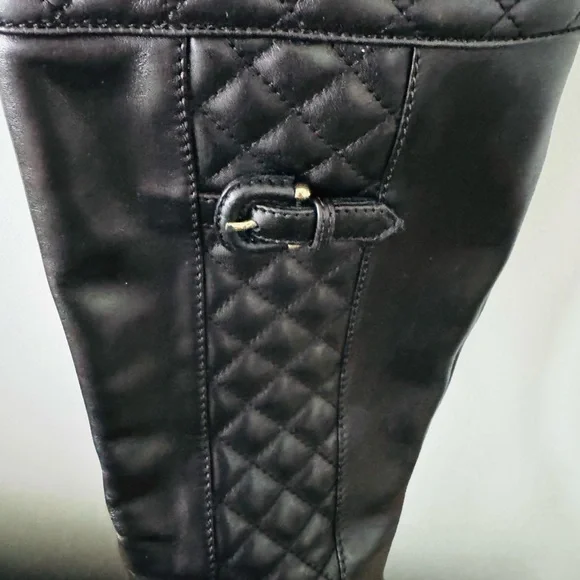Burberry Quilted Black Leather Heeled Boots - sexy and smart designer boots - Picture 4 of 6